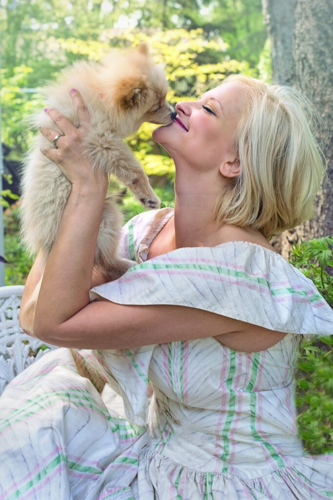 woman, puppy, happy